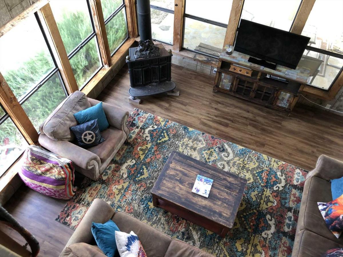 Rockin' B Ranch Bluff House Hotell Pipe Creek Exteriör bild