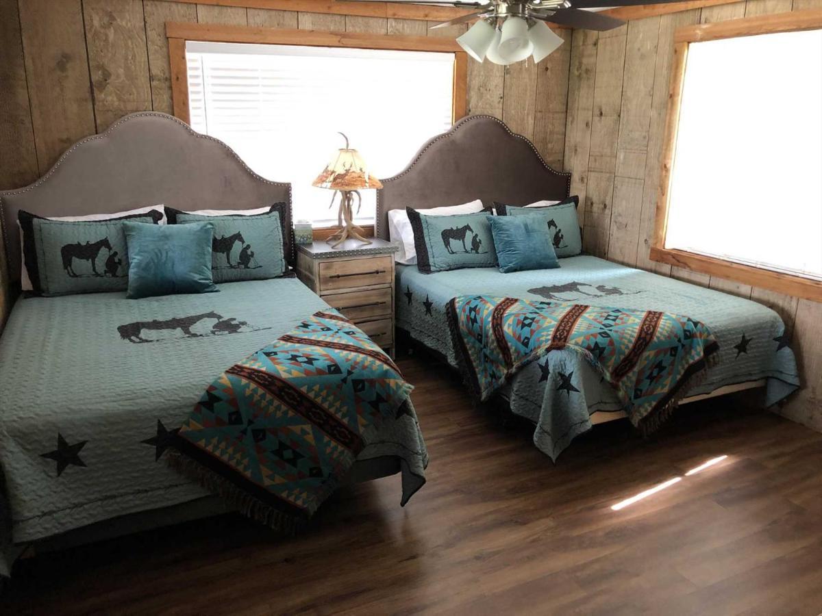 Rockin' B Ranch Bluff House Hotell Pipe Creek Exteriör bild