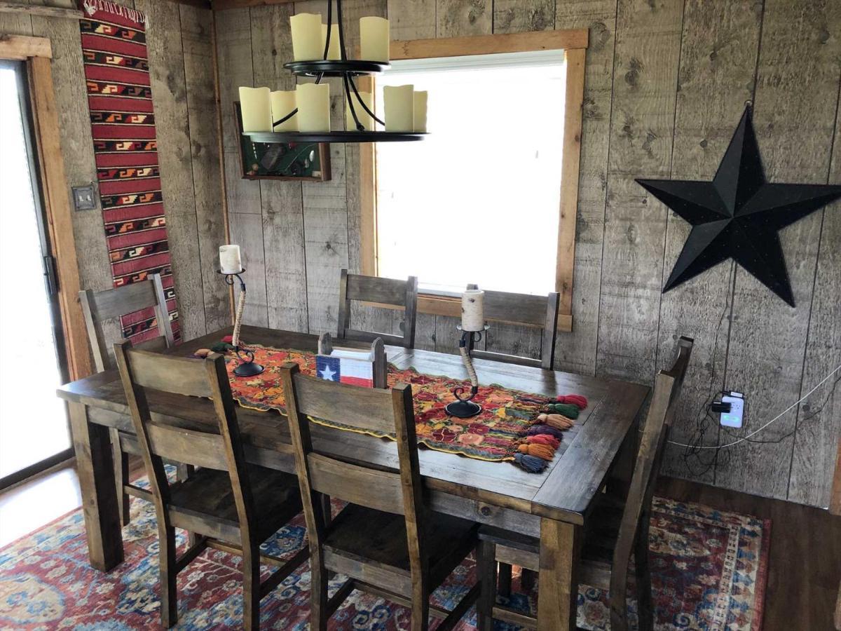 Rockin' B Ranch Bluff House Hotell Pipe Creek Exteriör bild