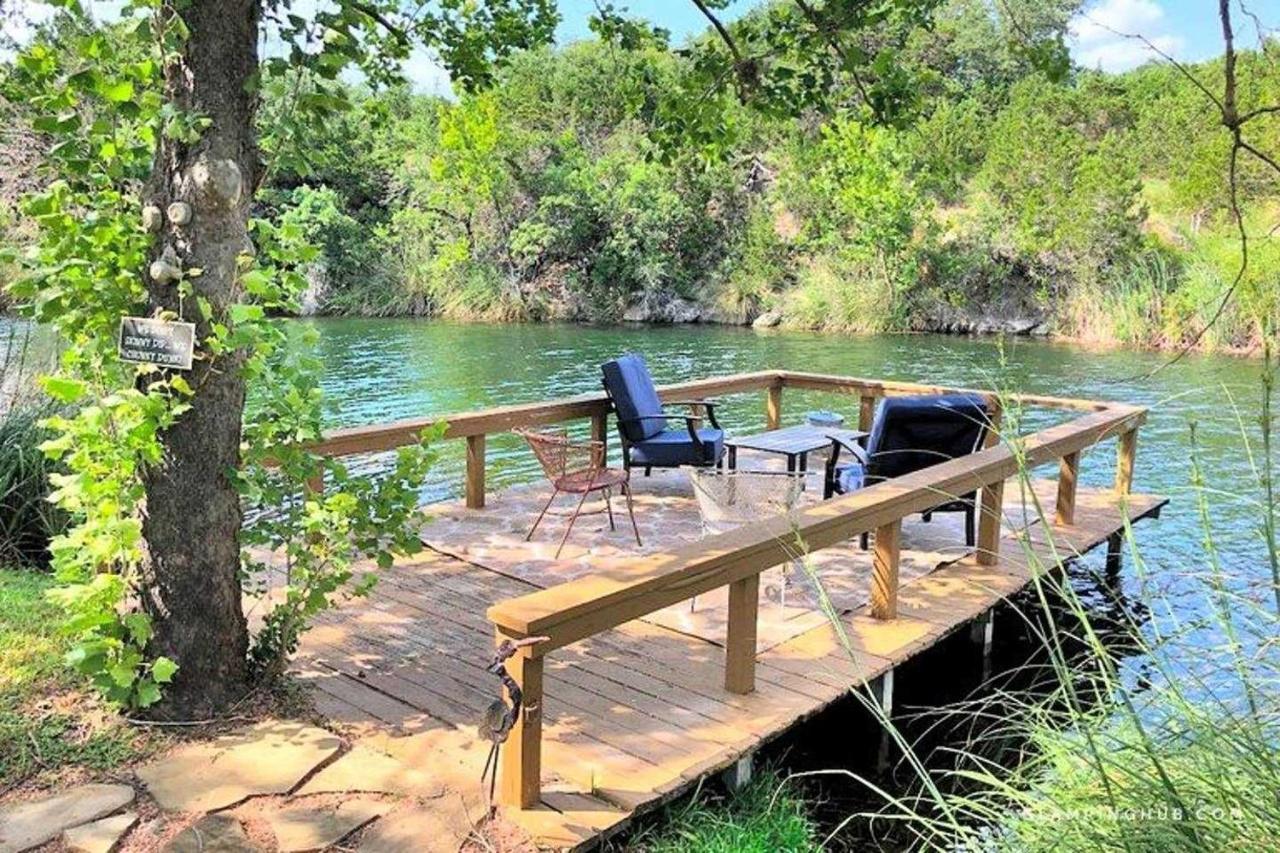 Rockin' B Ranch Bluff House Hotell Pipe Creek Exteriör bild