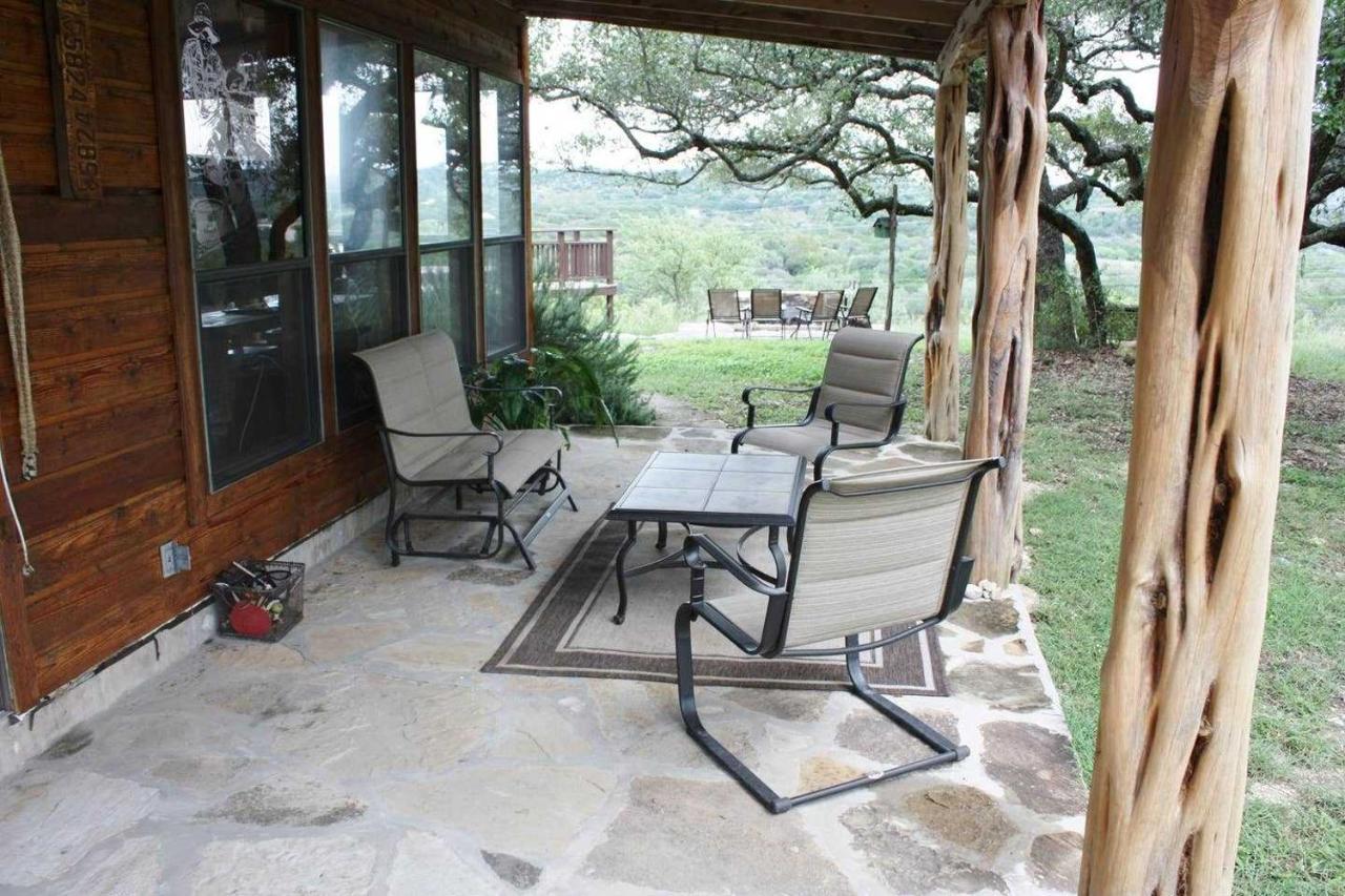 Rockin' B Ranch Bluff House Hotell Pipe Creek Exteriör bild