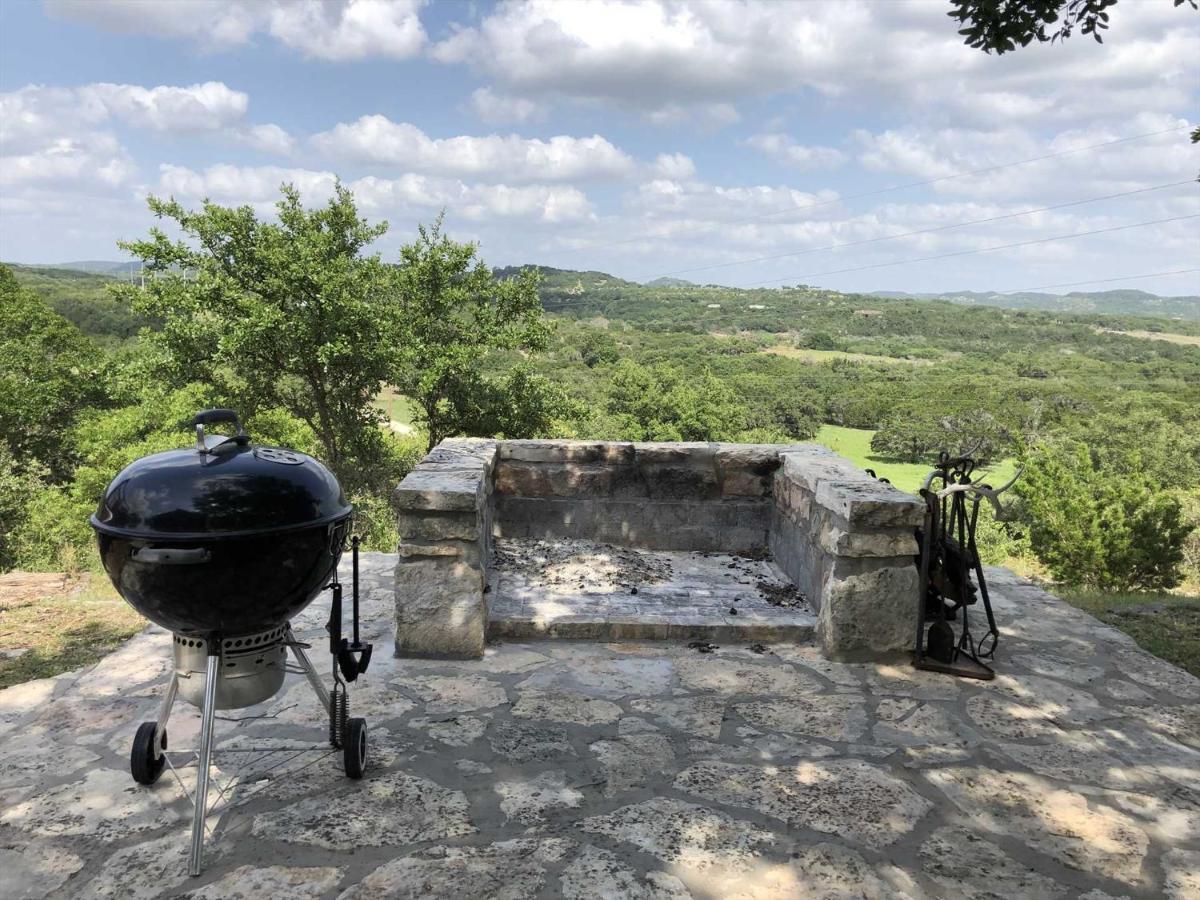 Rockin' B Ranch Bluff House Hotell Pipe Creek Exteriör bild